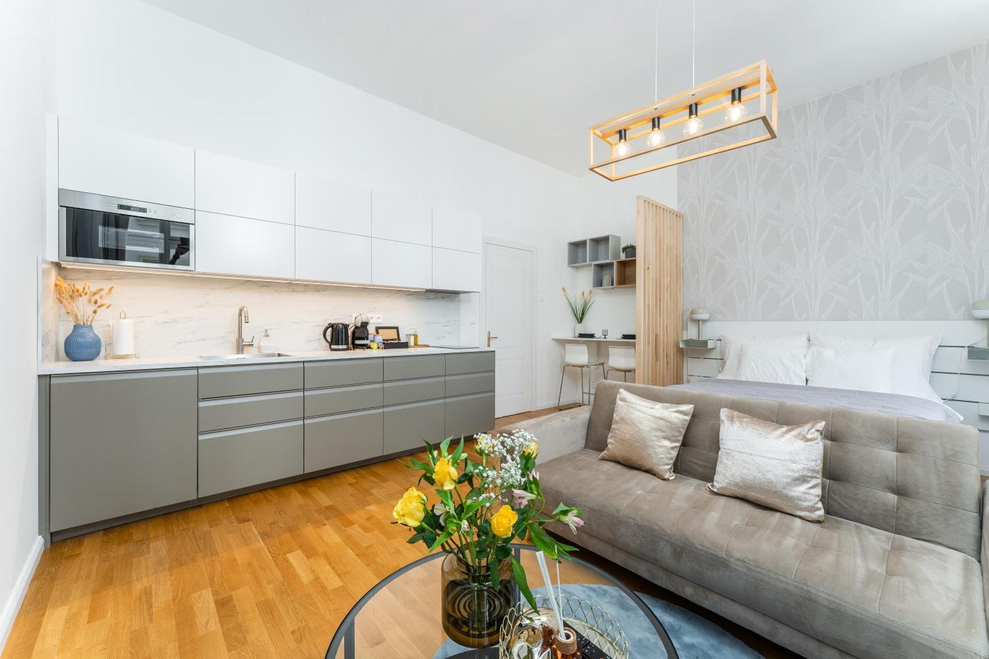 Anytime Holiday- Muzeum Apartments Прага Екстериор снимка